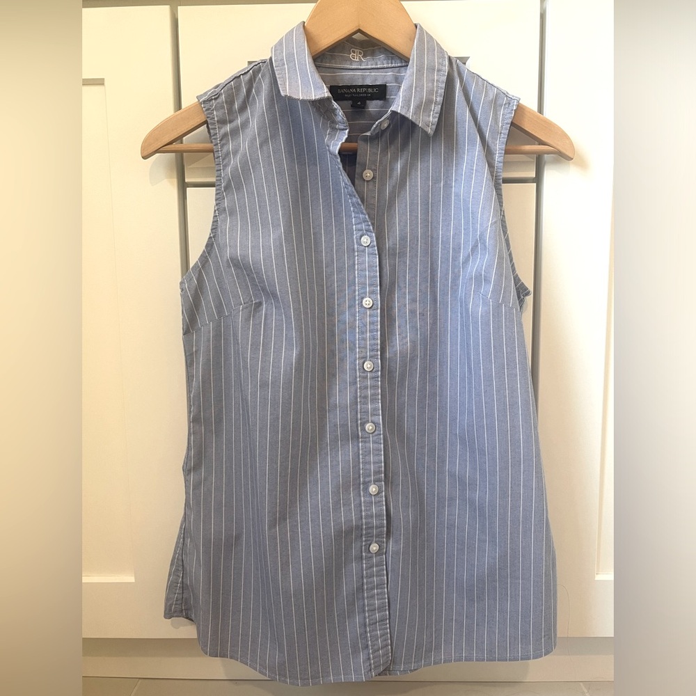 Banana Republic Riley Sleeveless Button-Down Dress Shirt, Size 4, Like New!